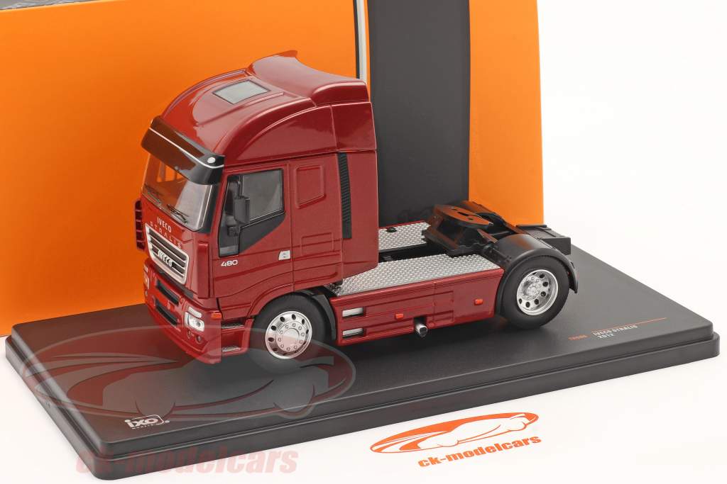 Iveco Stralis Byggeår 2012 Rød metallisk 1:43 Ixo