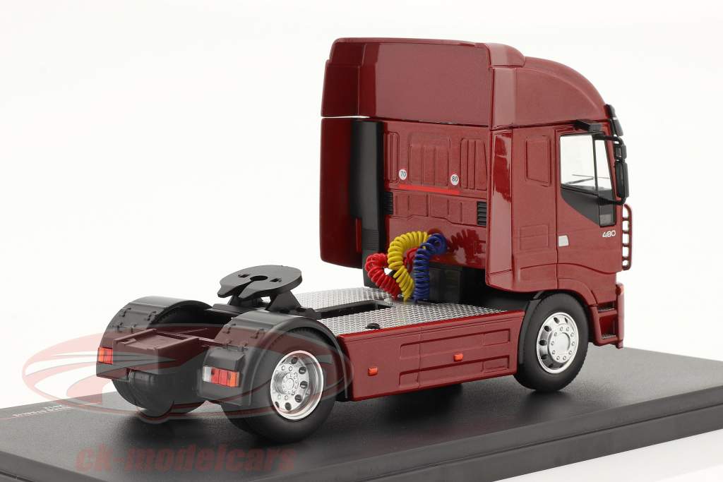 Iveco Stralis Byggeår 2012 Rød metallisk 1:43 Ixo
