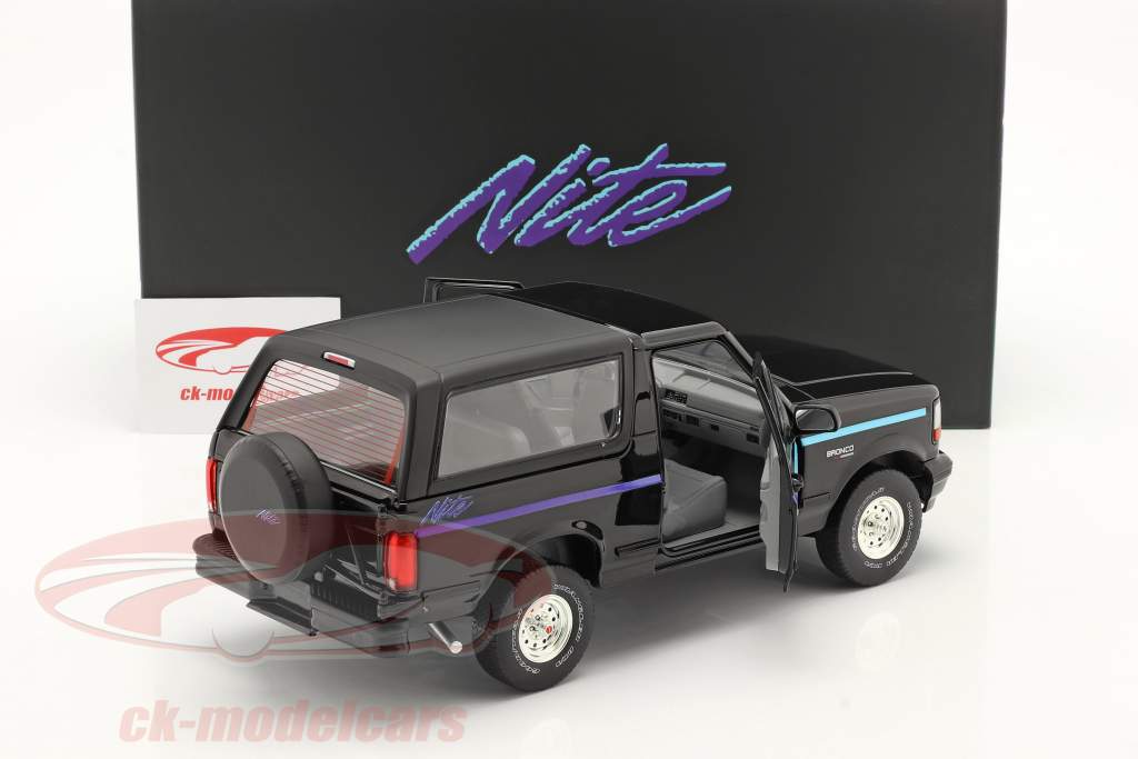 Ford Bronco Nite Edition Год постройки 1992 чернить 1:18 Greenlight