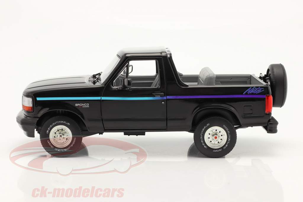 Ford Bronco Nite Edition Год постройки 1992 чернить 1:18 Greenlight
