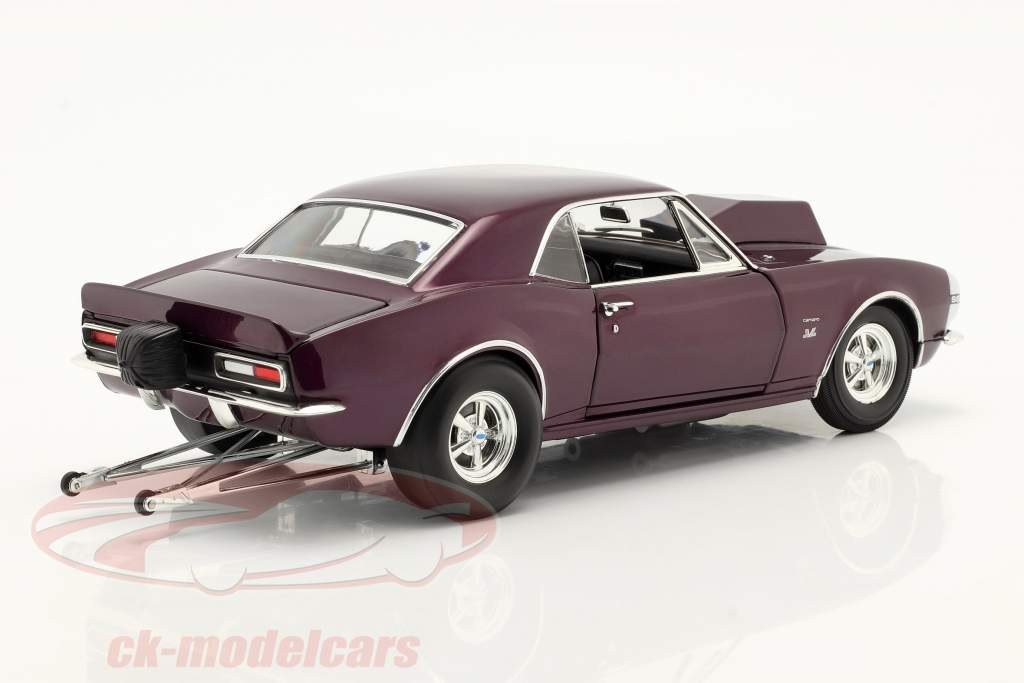 Chevrolet Camaro Drag Outlaws Ano de construção 1967 roxa 1:18 MGP