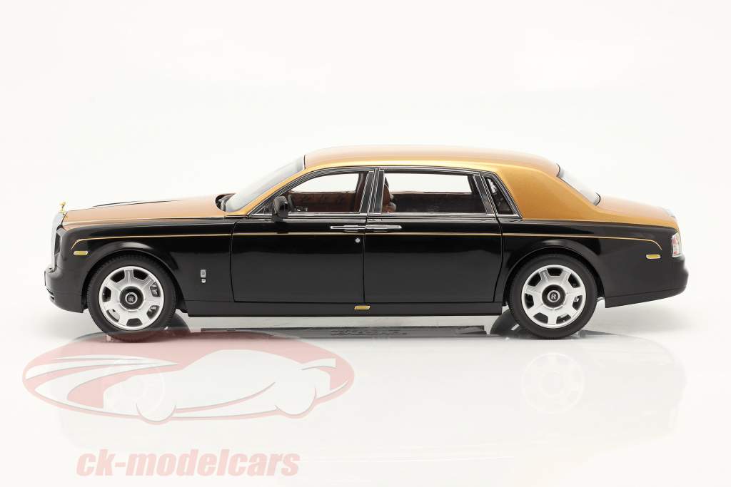 Rolls Royce Phantom Extended Wheelbase 建设年份 2015 黑色的 / 金子 1:18 Kyosho