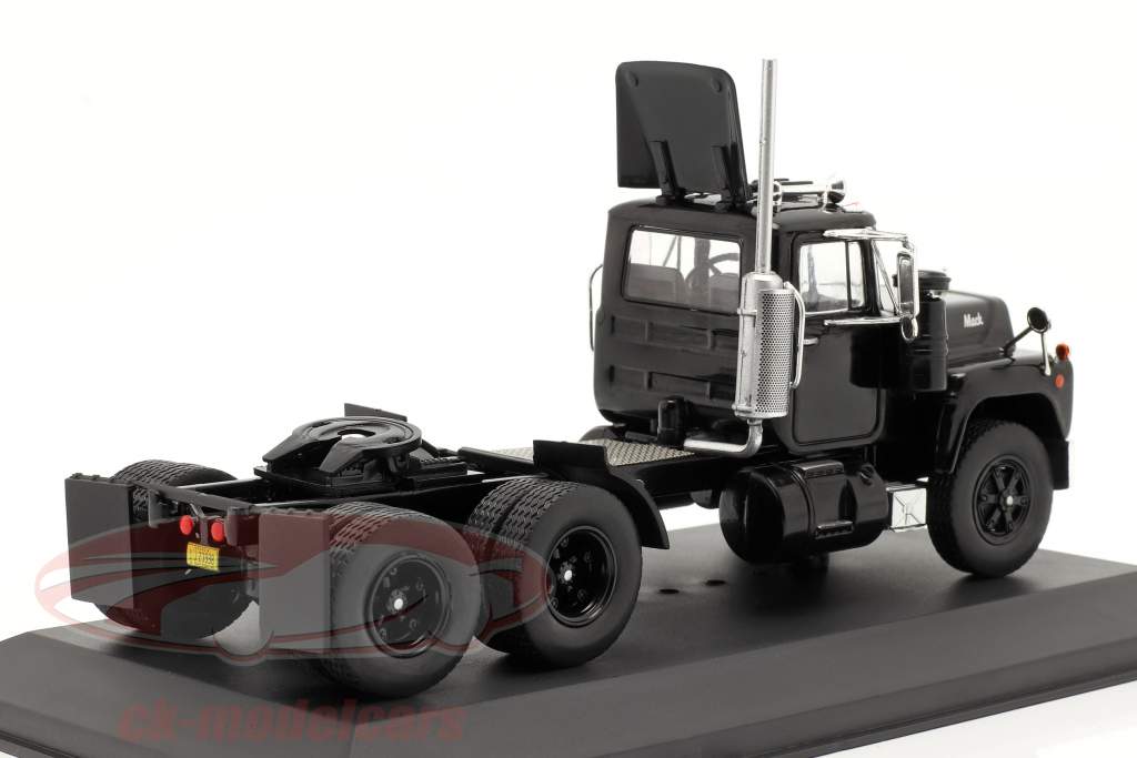 Mack R-Series Ano de construção 1966 Preto 1:43 Ixo
