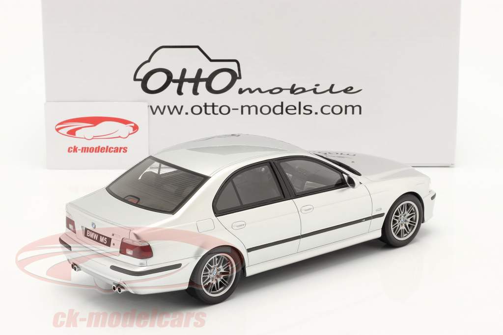 BMW E39 M5 met grijs innerlijke ruimte bouwjaar 2002 titanium zilver 1:18 OttOmobile