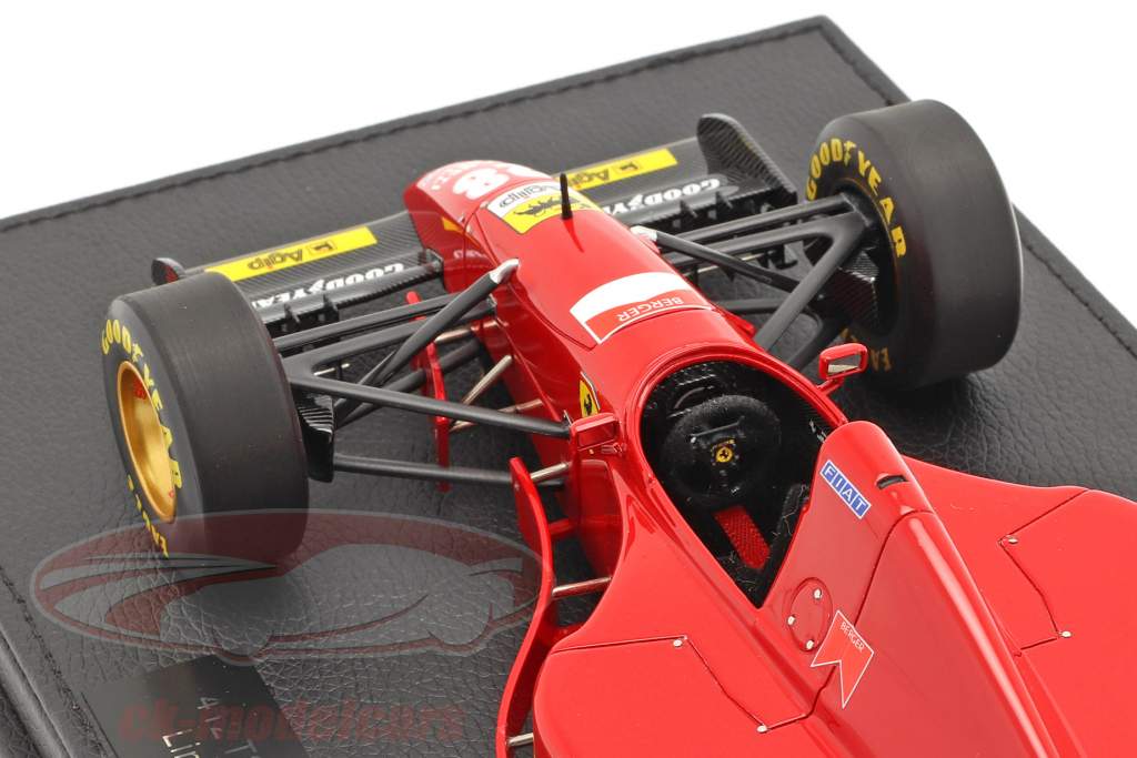 Gerhard Berger Ferrari 412T2 #28 formule 1 1995 avec Vitrine 1:18 GP Replicas
