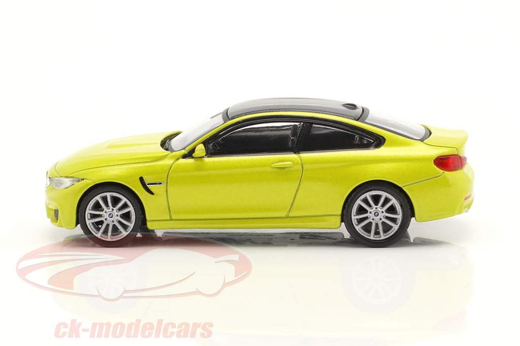 BMW M4 (F82) LHD austin amarillo metálico 1:64 TrueScale