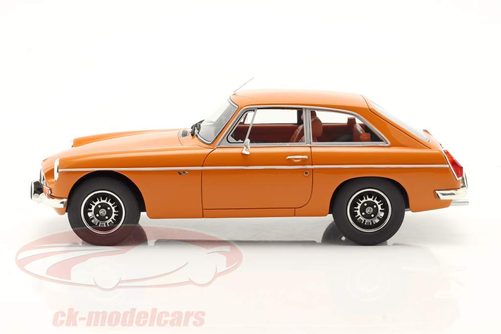 MGB GT V8 Byggeår 1974 orange 1:18 Cult Scale
