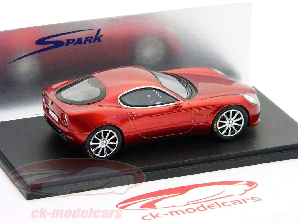 Alfa Romeo 8C 2004 jusqu&#39;au rouge / blanc Spark 1:43