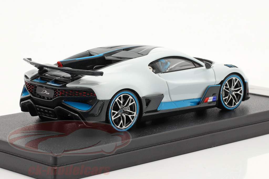 Bugatti Divo Год постройки 2018 кварц белый 1:43 LookSmart
