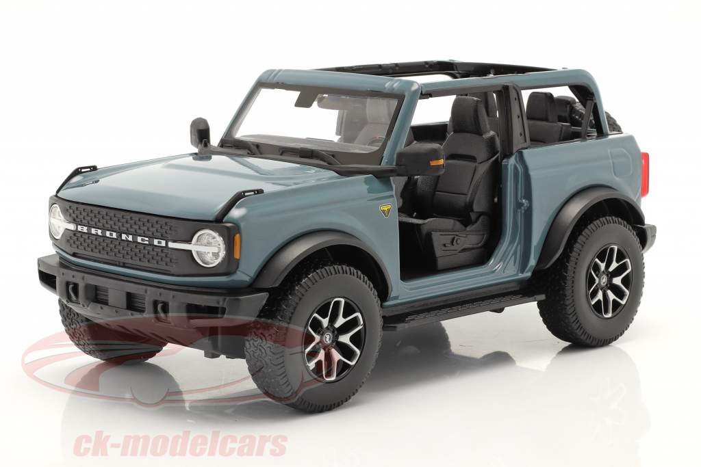 Ford Bronco Badlands （没有 门） 建设年份 2021 灰蓝色 1:18 Maisto