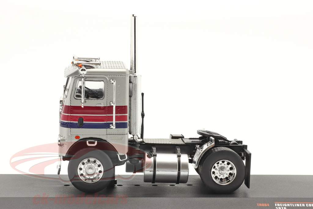 Freightliner COE Tuck Byggeår 1976 sølv / indretning 1:43 Ixo