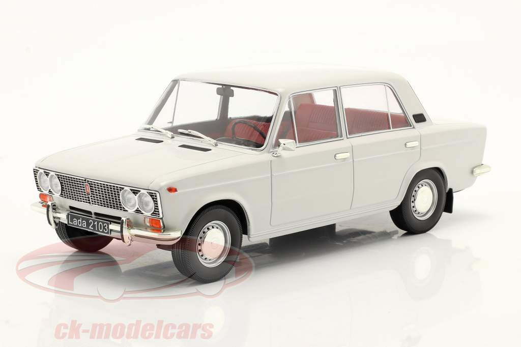 Lada 2103 Année de construction 1976 gris pâle 1:18 Triple9