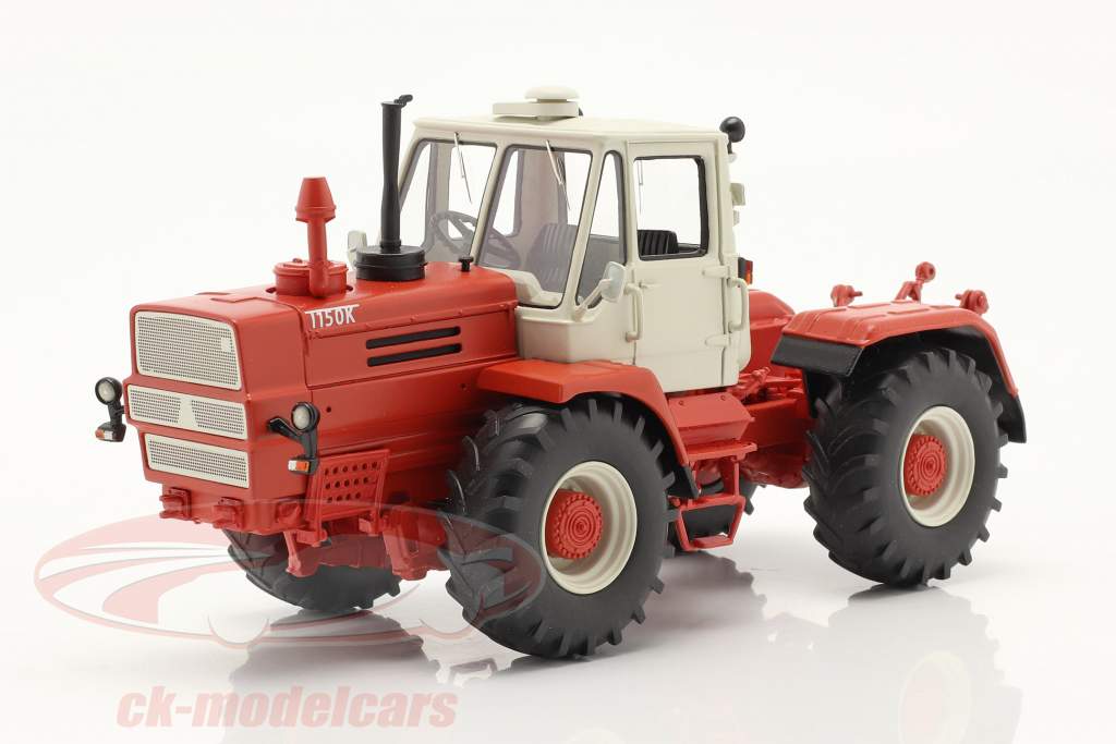 Charkow T-150 K tractor rood 1:32 Schuco