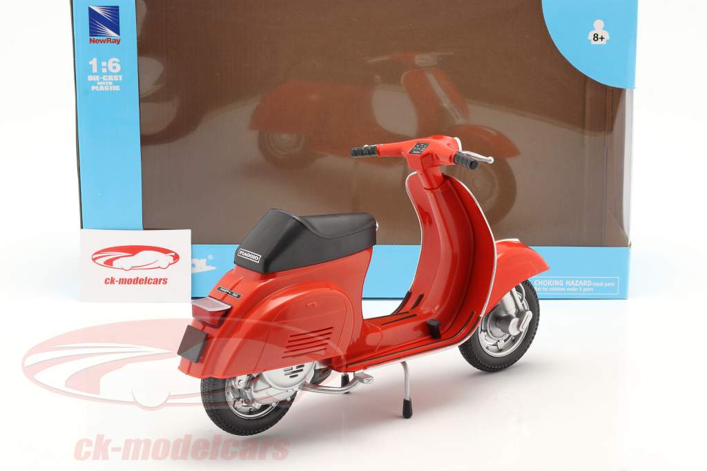 Piaggio Vespa 50 Special red 1:6 NewRay