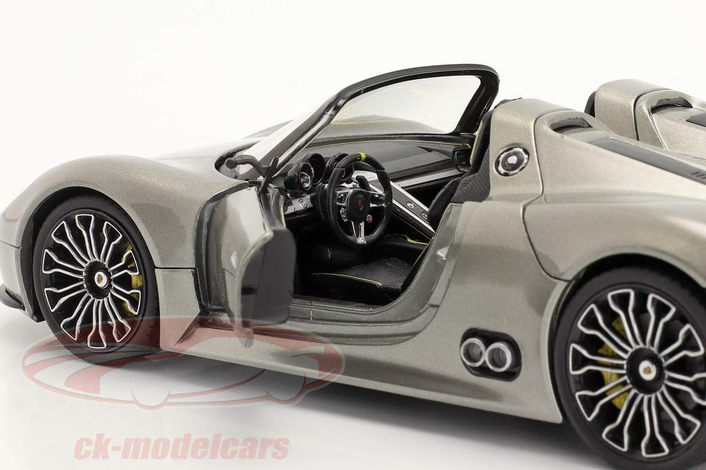 Porsche 918 Spyder Year 2013 gray 1:24 Welly