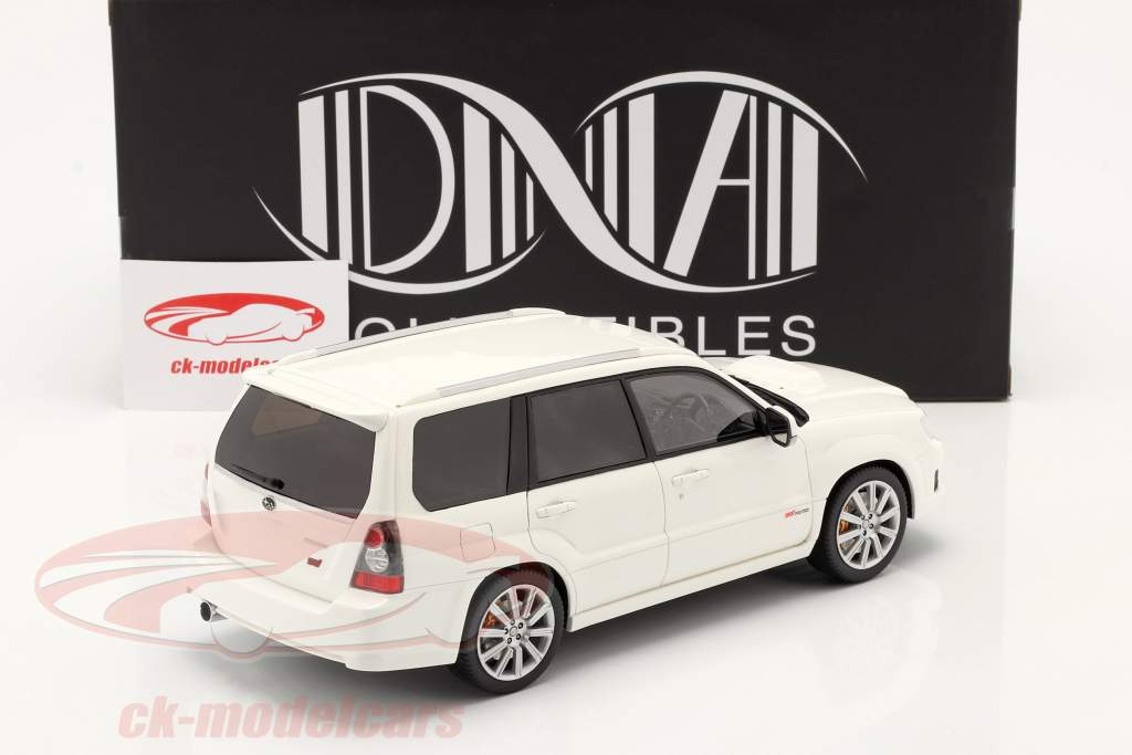 Subaru Forester STI SG9 Byggeår 2007 hvid 1:18 DNA Collectibles