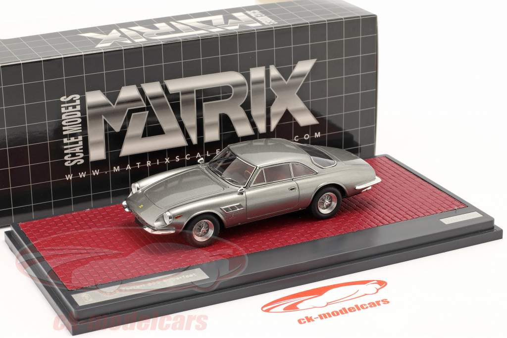 Ferrari 500 Superfast Año de construcción 1965 plata metálico 1:43 Matrix