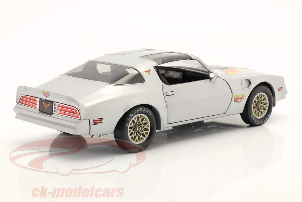 Pontiac Firebird Trans Am Fire Am 1977 sølv med Crested fugl 1:18 Greenlight