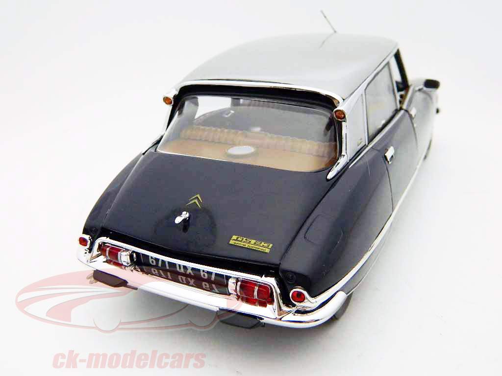 Citroen DS 23 Pallas jaar 1972 nachtblauw / nacht blauw Norev 1:18