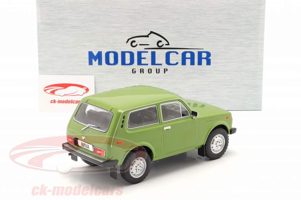 Lada Niva оливково-зеленый 1:18 ModelCar Group