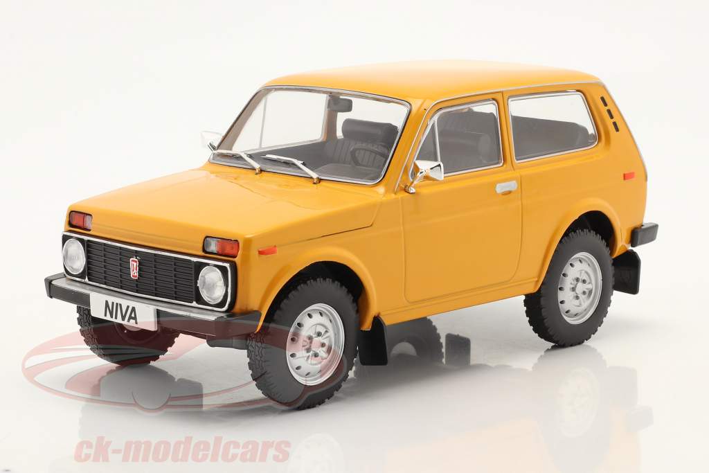 Lada Niva amarillo oscuro 1:18 ModelCar Group