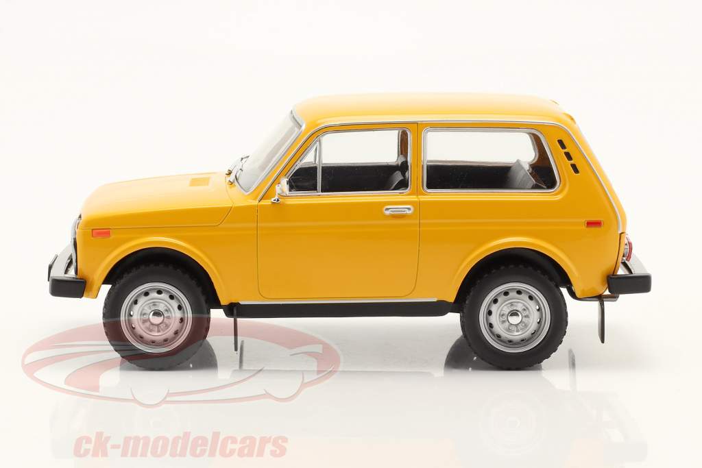 Lada Niva jaune foncé 1:24 WhiteBox