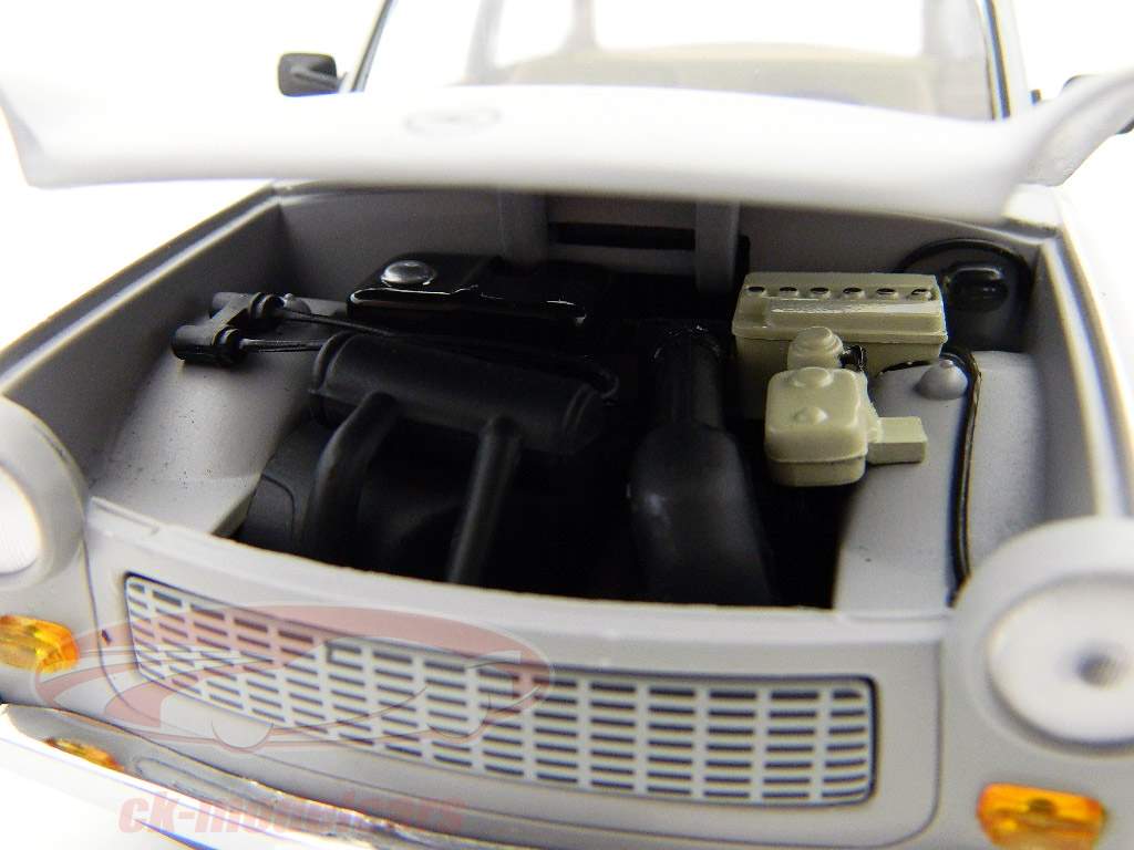 Trabant 601 Deluxe delfin grå med grønt tag 1:18 Sunstar