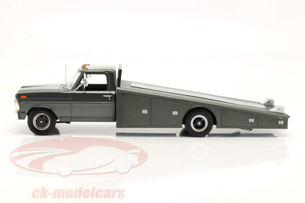 Ford F-350 Ramp Truck 1970 highland grün 1:18 GMP