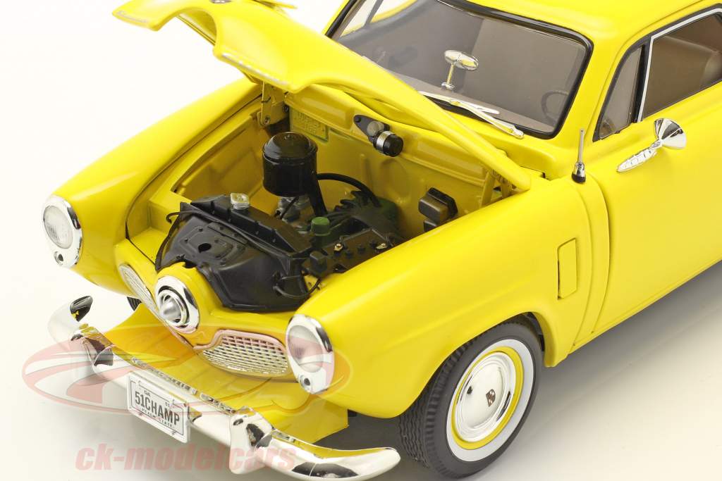 Studebaker Champion Byggeår 1951 solenergi gul 1:18 GMP