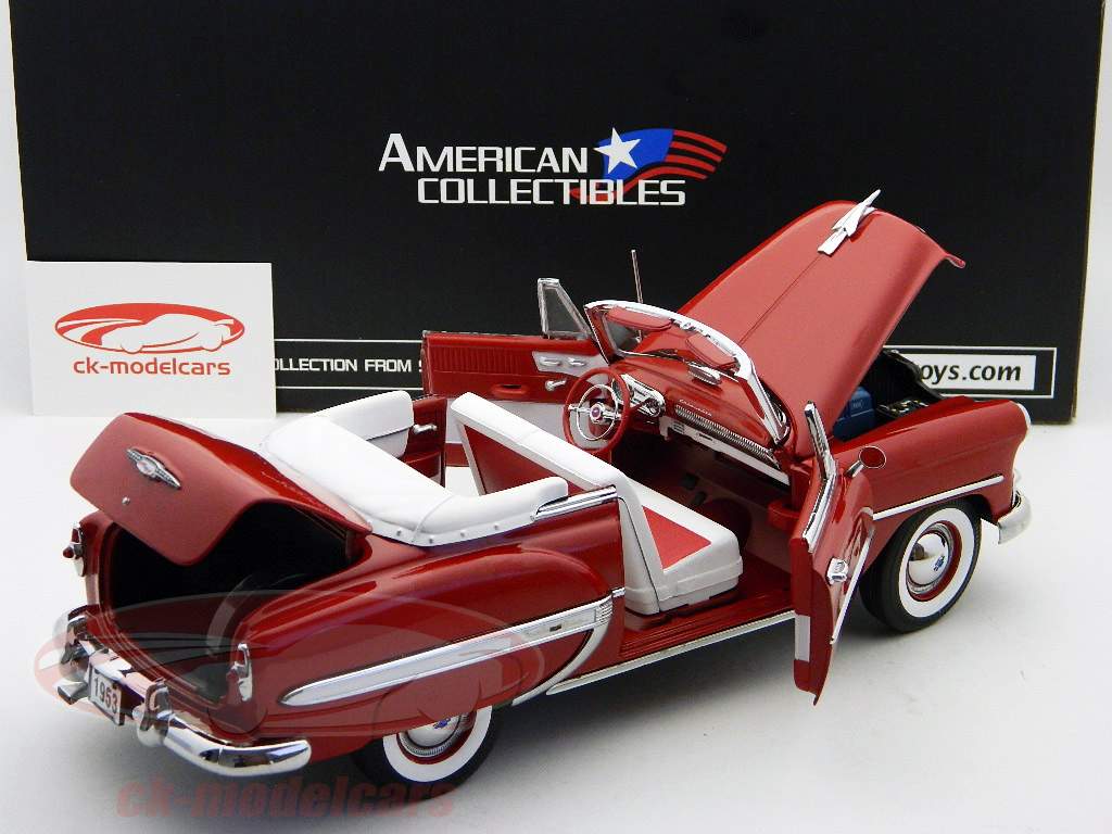 Chevrolet Bel Air Cabriolet Ouvert Année 1953 rouge / rouge cible 1:18 SunStar