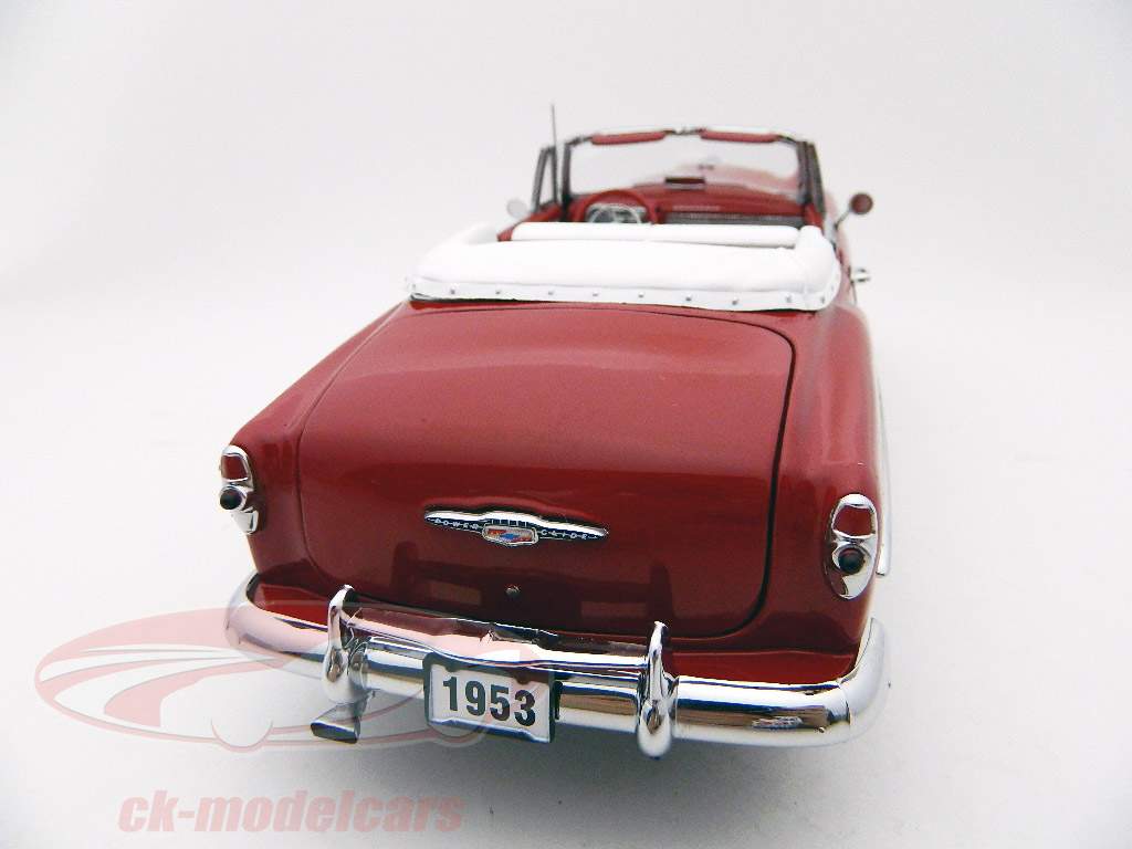 雪佛兰Bel Air的开篷车年份1953红/目标红色1:18森斯尔