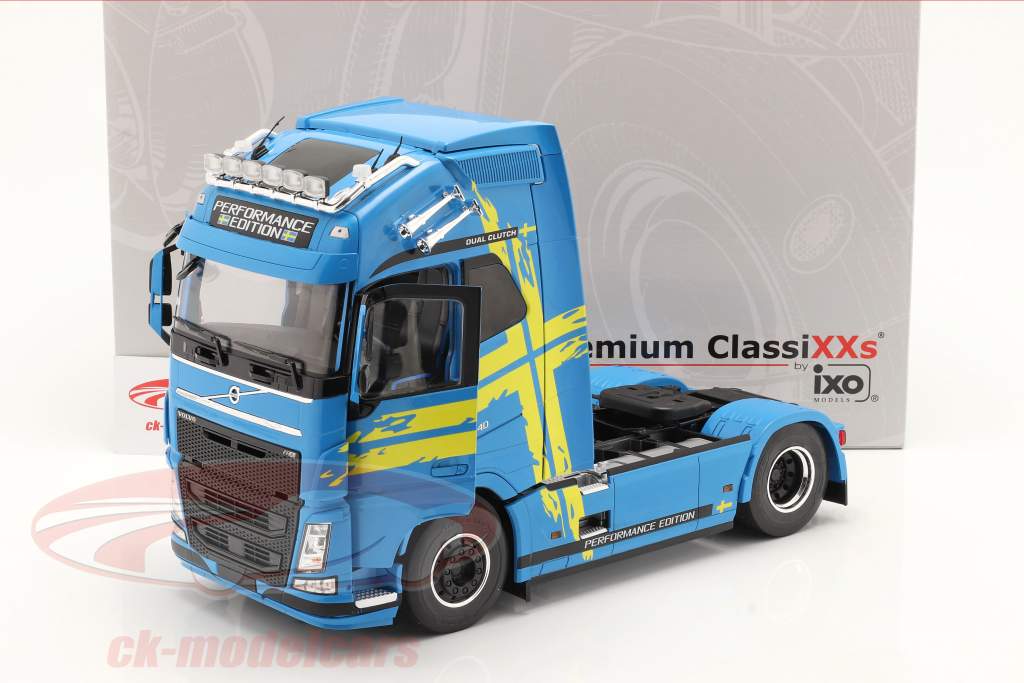 Volvo FH16 XL Cab Lastbil 2018 Lyseblå / gul 1:18 Premium ClassiXXs