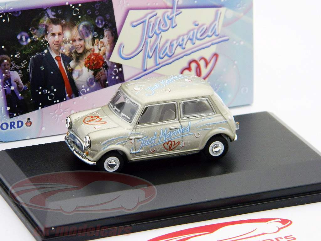 Mini Cooper Just Married silver 1:43 Oxford