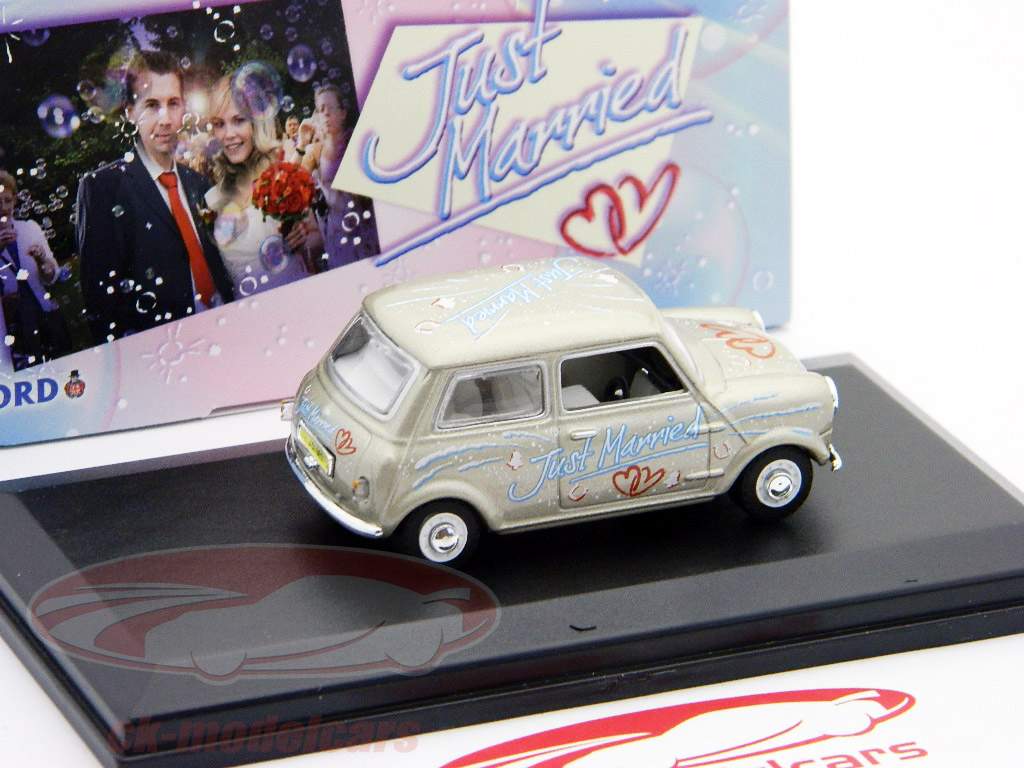 Just Married Mini Cooper argent / 1:43 Oxford