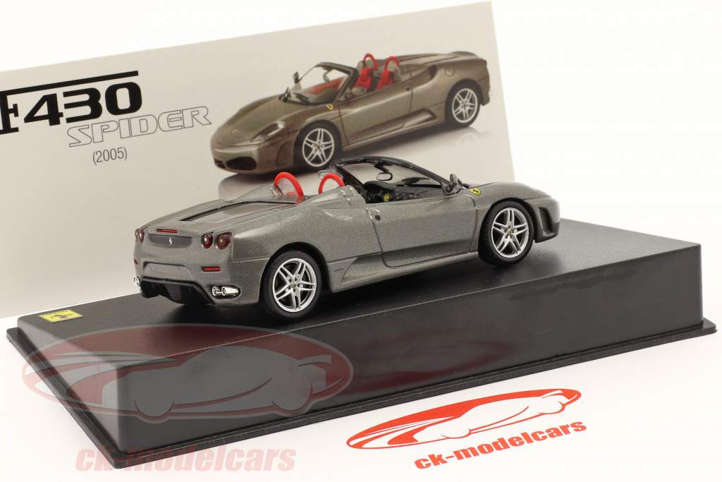Ferrari F430 Spider bouwjaar 2005 met Showcase Grijs metalen 1:43 Altaya