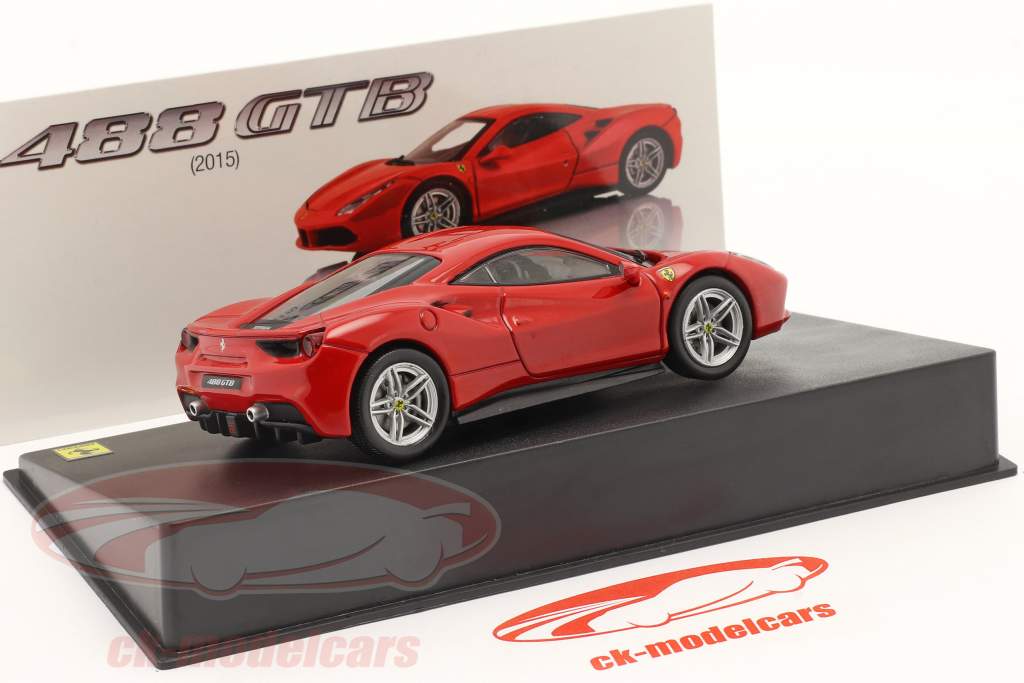 Ferrari 488 GTB bouwjaar 2015 met Showcase rood 1:43 Altaya
