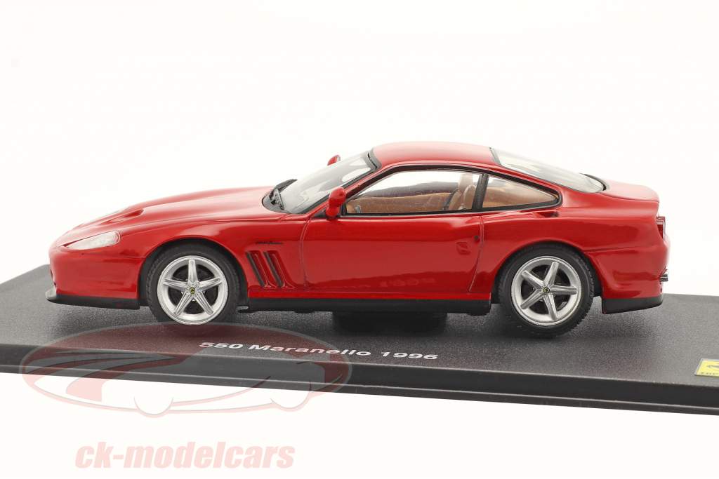 Ferrari 550 Maranello Ano de construção 1996 com Mostruário vermelho 1:43 Altaya