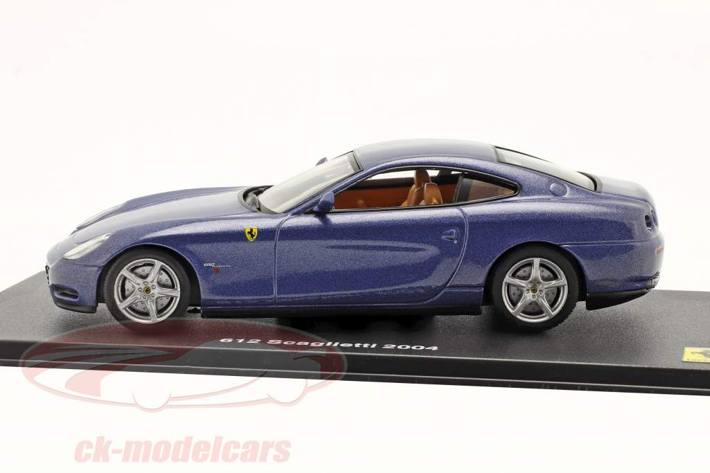 Ferrari 612 Scaglietti 建设年份 2004 和 展示柜 蓝色 1:43 Altaya