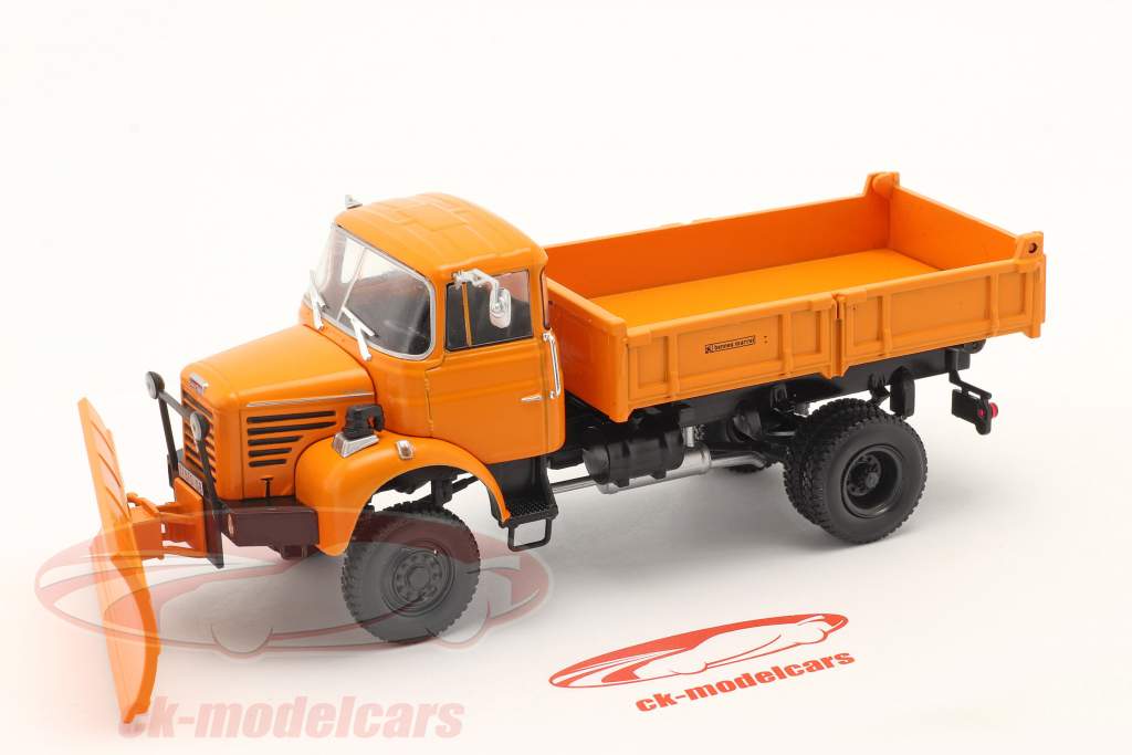 Berliet L 64.6 M3 4x4 quitanieves Año de construcción 1965 naranja 1:43 Hachette
