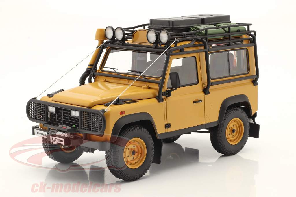 Land Rover Defender 90 okker-gul 1:18 Kyosho