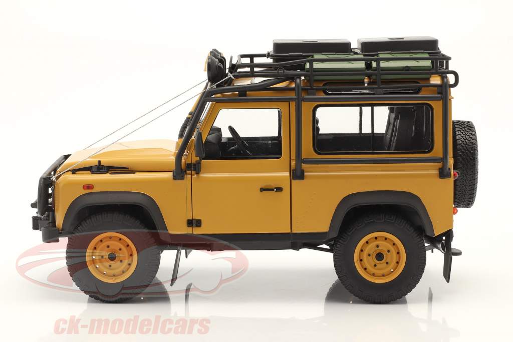 Land Rover Defender 90 okker-gul 1:18 Kyosho