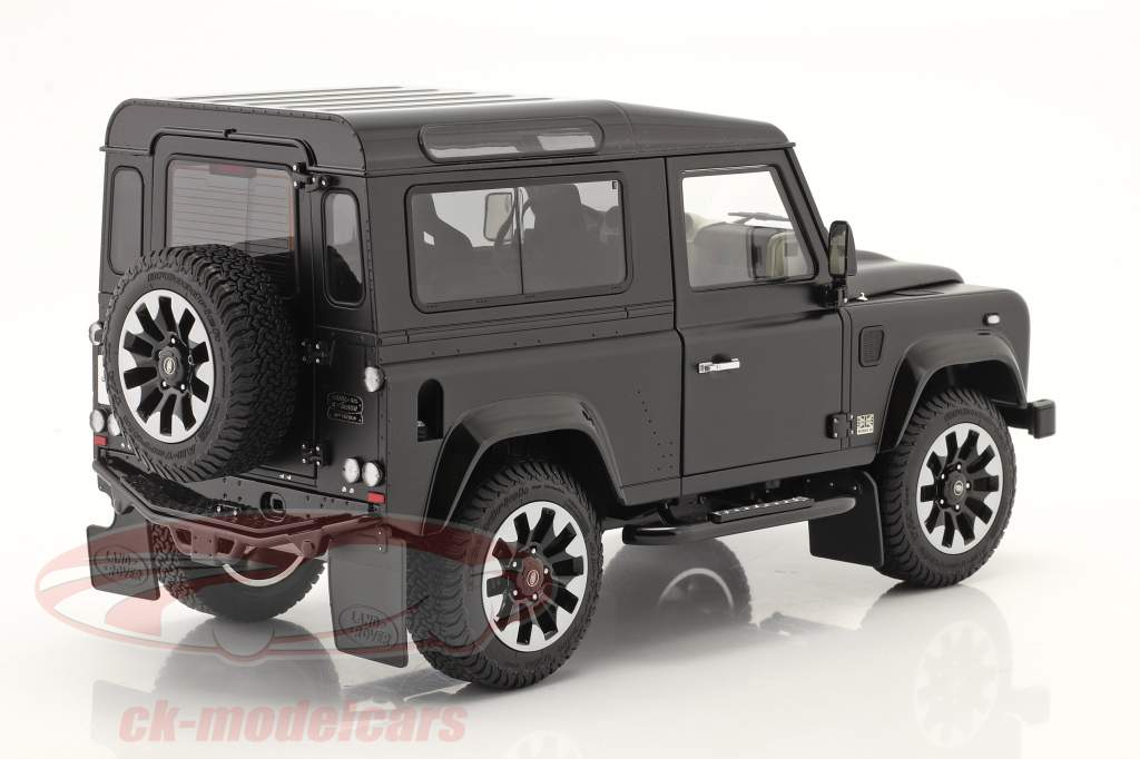 Land Rover Defender 90 Works V8 Baujahr 2018 matttschwarz 1:18 LCD Models