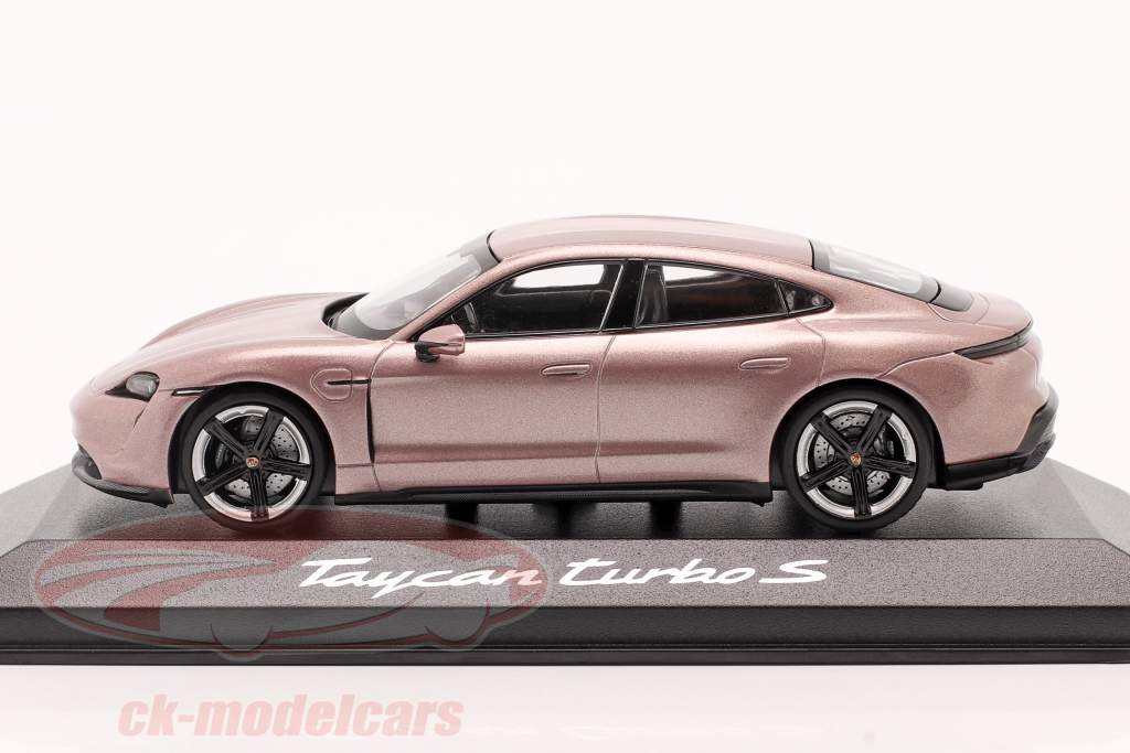 Porsche Taycan Turbo S Año de construcción 2020 frozenberry metálico 1:43 Minichamps