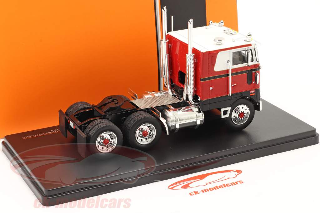 Peterbilt 352 Pacemaker 建设年份 1979 红色的 / 白色的 1:43 Ixo