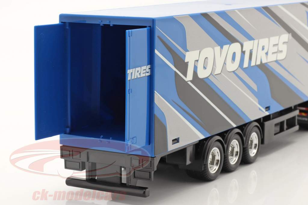 Bburago 1:43 Volvo FH16 Globetrotter 750 XXL Transportador