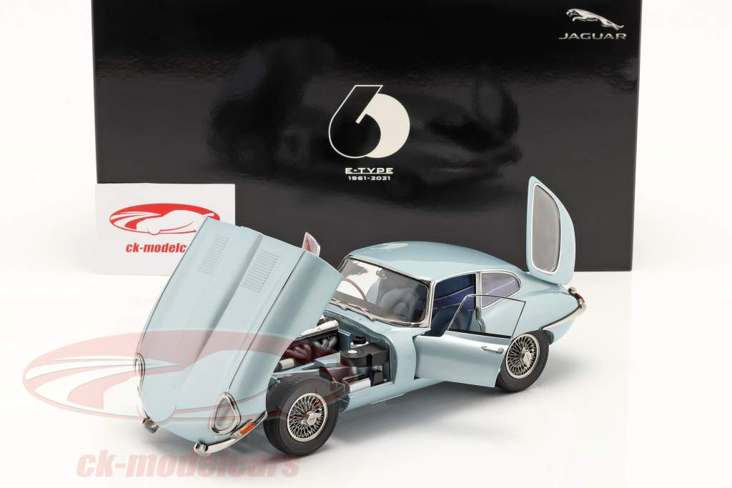 Jaguar E-Type Coupe year 1961 silver blue metallic 1:18 Kyosho