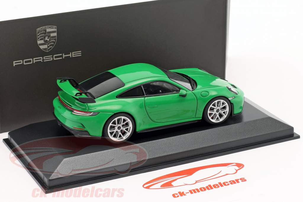 Porsche 911 (992) GT3 python green 1:43 Minichamps