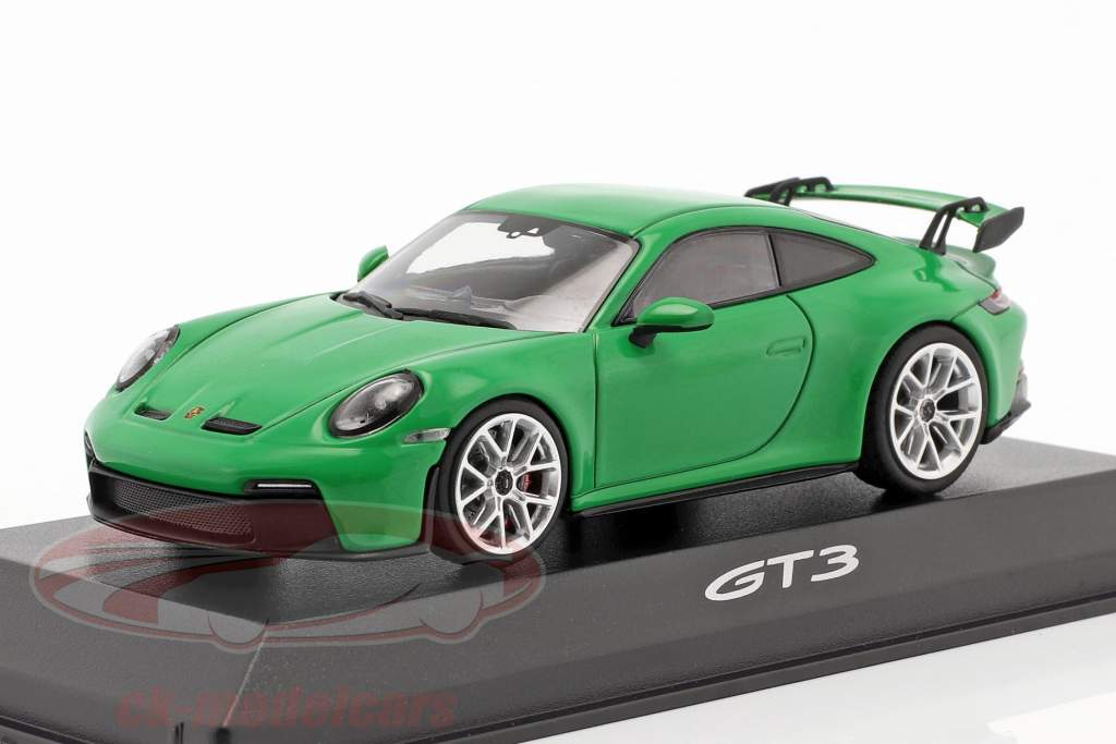 Porsche 911 (992) GT3 python green 1:43 Minichamps