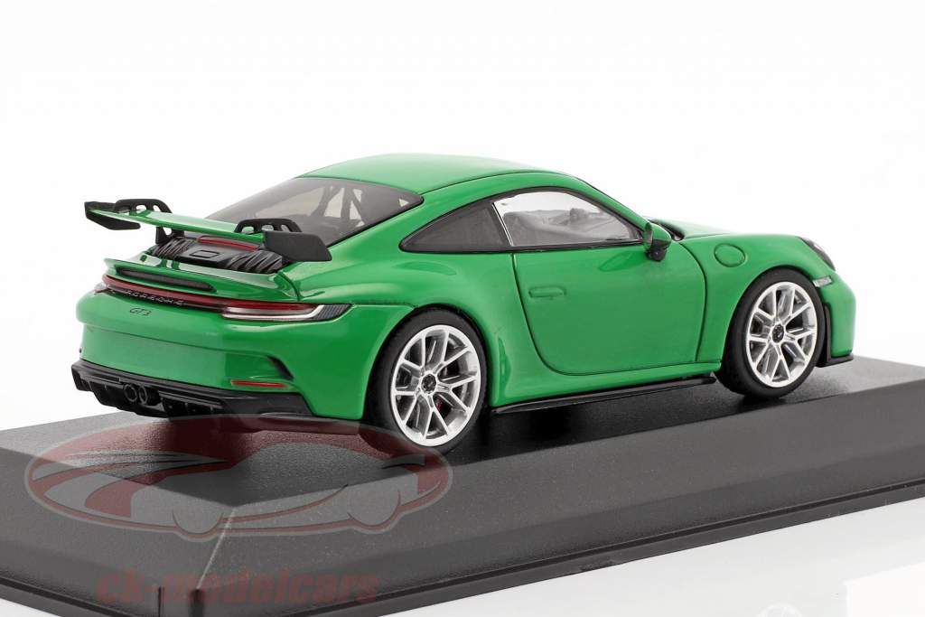 Porsche 911 (992) GT3 python green 1:43 Minichamps