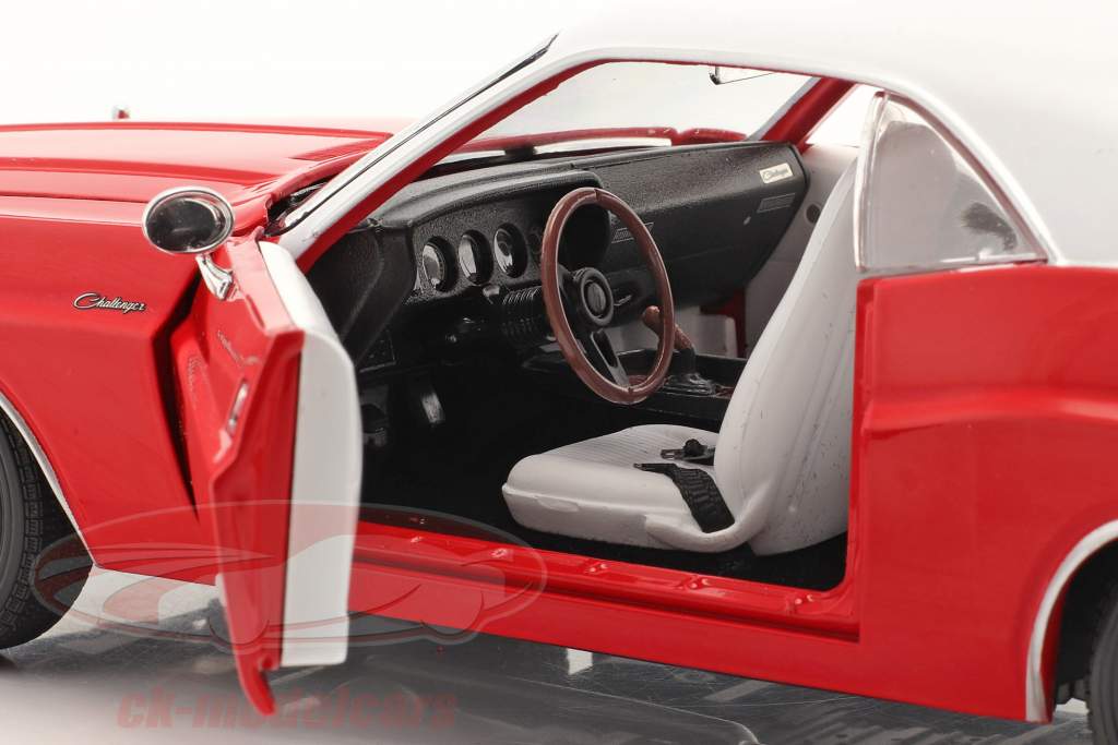 Dodge Challenger Byggeår 1970 Rød / hvid 1:18 Greenlight